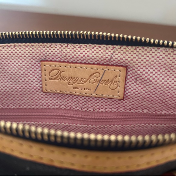 Dooney & Bourke Navy Blue Pebbled Leather Handbag Purse Pink Lining Red Trim - Picture 11 of 12